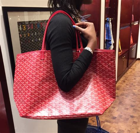 Goyard st louis gm size